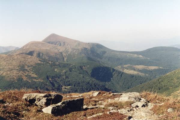 Северная часть хребта Черногора с горой Говерла