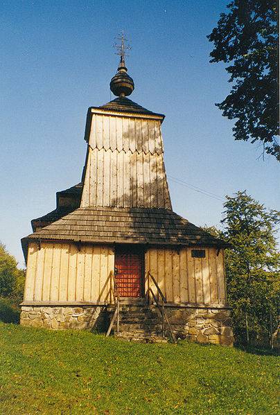Церковь в деревне Прикра