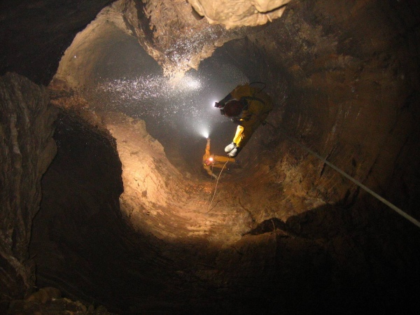 Глубочайшая пещеру мира Крубера - Воронья