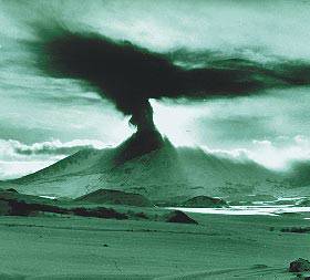 Эксплозивное извержение Безымянного в марте 1990 года